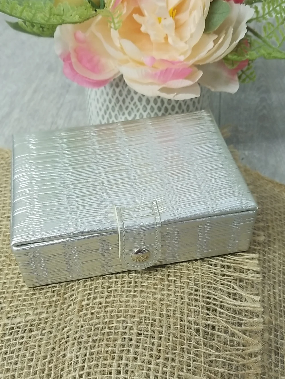 Silver Metallic Portable Jewelry box
